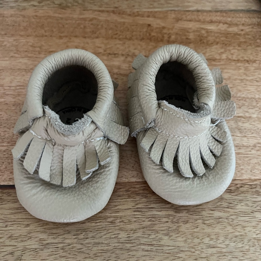 Bird Rock Baby Moccasins size infant 2, natural leather
